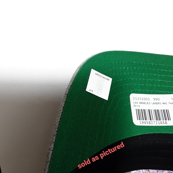 Mitchell & Ness Los Angeles Lakers Strapback Cap - Picture 7 of 7